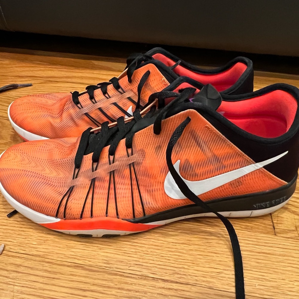 - Nike free shoes